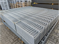 25x heras - 8/6/8 - dubbelstaafs hekwerk gegalvaniseerd 243cm hoog - afbeelding 3 van  8