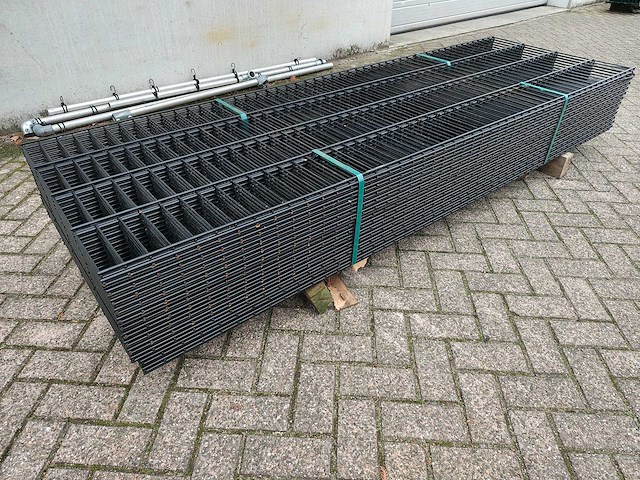 25x heras - 8/6/8 - dubbelstaafs hekwerk - afbeelding 1 van  8