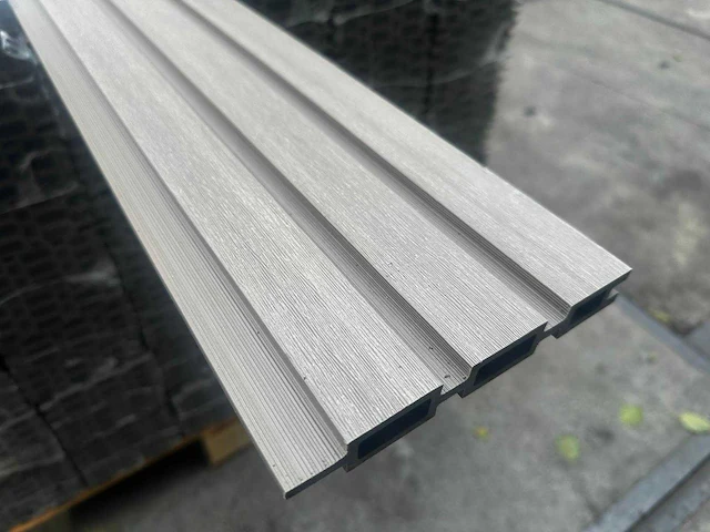 25x triple rhombus schutting grijs - composiet schutting - 45 meter schutting - afbeelding 6 van  7