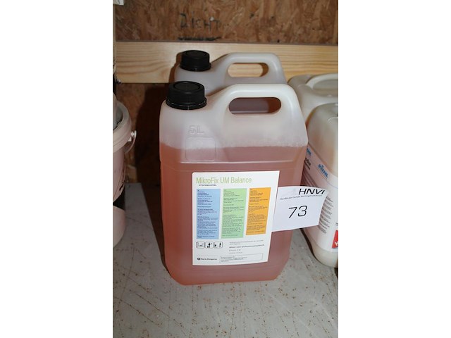 26 jerrycans a 5l microfix um balance saris company. - afbeelding 2 van  3
