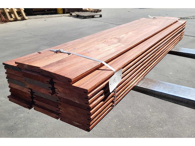 26x padouk planken 21 x 140mm , b-fix profiel, lengte 155cm (5.6m2) - afbeelding 3 van  5