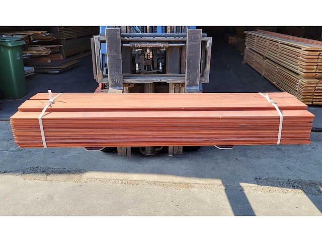 26x padouk planken 21 x 140mm , b-fix profiel, lengte 155cm (5.6m2) - afbeelding 4 van  5