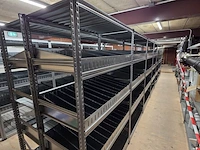 27 meter magazijnstellingen met metalen legborden en inzetbakken - afbeelding 4 van  9