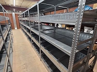 27 meter magazijnstellingen met metalen legborden en inzetbakken - afbeelding 5 van  9