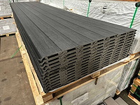 273x composiet gevelbekleding antraciet met houtnerf - 390 cm lang - afbeelding 1 van  1