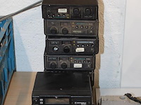 27mc en omroepproducten in en om doos en krat. - afbeelding 2 van  4