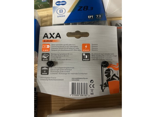 27x fietsaccessoires w.o. fietsketting, verlichting w.o. kmc, axa, sigma - afbeelding 2 van  10