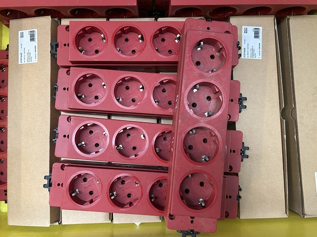 27x stekkerblok 4-voudig bachmann - afbeelding 2 van  5