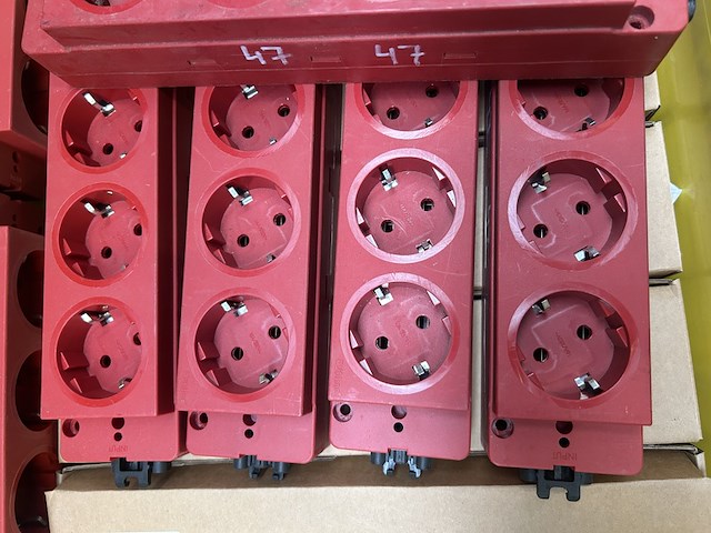 27x stekkerblok 4-voudig bachmann - afbeelding 4 van  5