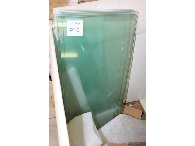 28 glasplaten met voornamelijk afmeting 86 x 38 cm. - afbeelding 3 van  3