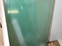 28 glasplaten met voornamelijk afmeting 86 x 38 cm. - afbeelding 3 van  3