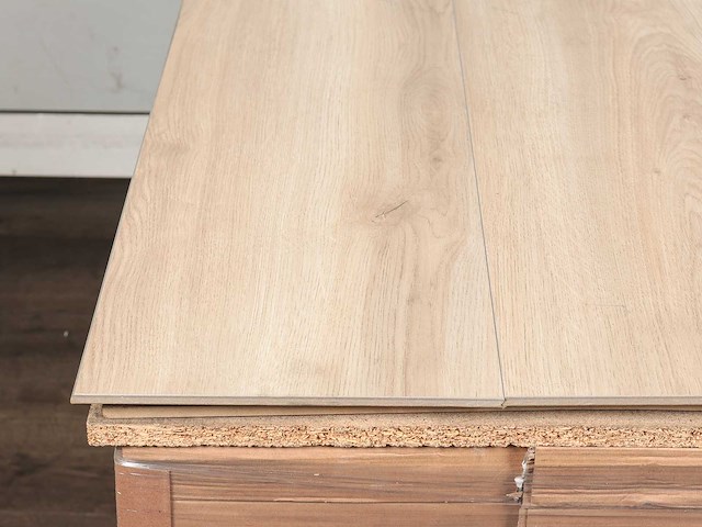 28 m2 laminaat plank watervast - 1383 x 244 x 8,5 mm - afbeelding 1 van  2
