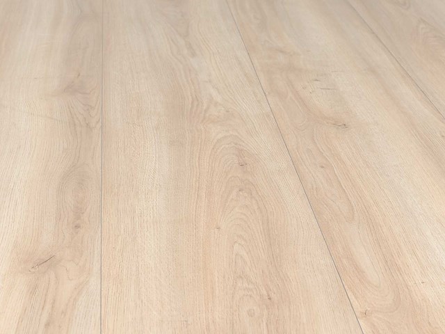 28 m2 laminaat plank watervast - 1383 x 244 x 8,5 mm - afbeelding 1 van  3