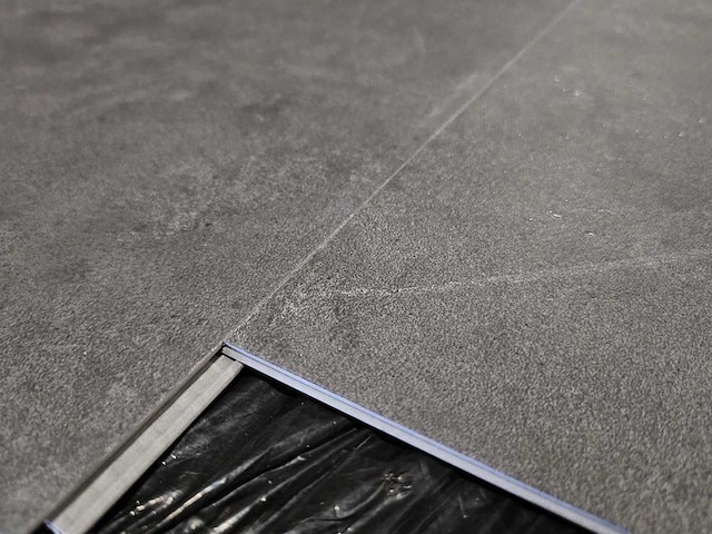 28 m2 pvc spc click xl tegel - 950 x 470 x 5 mm - afbeelding 2 van  2