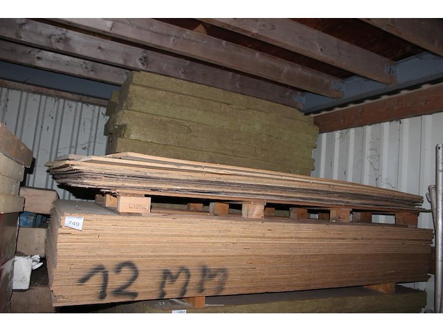 28 platen multiplex 12mm. afmeting 122 x 244 cm. - afbeelding 1 van  1