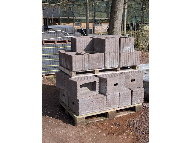 28x betonnen bloembak - afbeelding 1 van  6