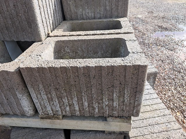 28x betonnen bloembak - afbeelding 4 van  6