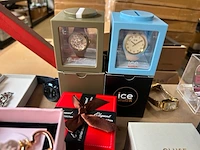 28x horloges, sieraden en accessoires w.o. vedder & vedder, cluse, guess, fossil - afbeelding 5 van  11
