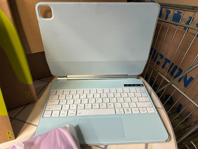 28x tablet / ipad hoezen en accessoires w.o. huawei, imoshion - afbeelding 7 van  13