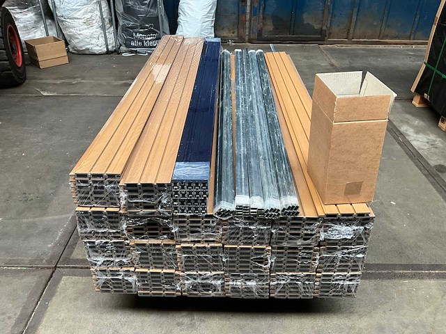 28x triple rhombus eiken composiet schutting inclusief tuinpalen (52,4 mtr) - afbeelding 3 van  7