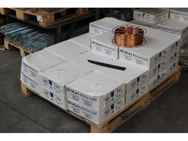 29 dozen lasdraad vlh 10, diameter 1.20 mm, bs 300 spool op pallet. - afbeelding 1 van  3