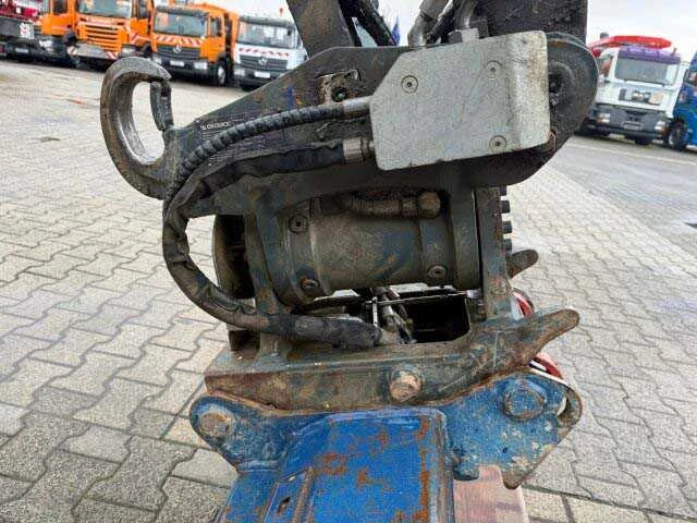 2922 - komatsu - pc58mr-5e0 - tracked excavator - afbeelding 18 van  31