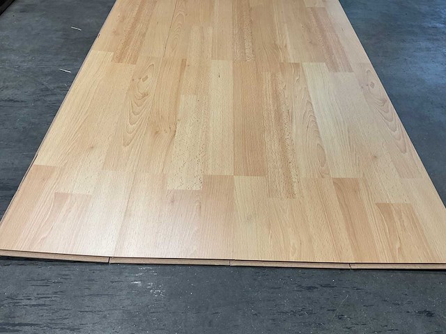 29,6m² kronospan beuk laminaatvloer - afbeelding 2 van  6