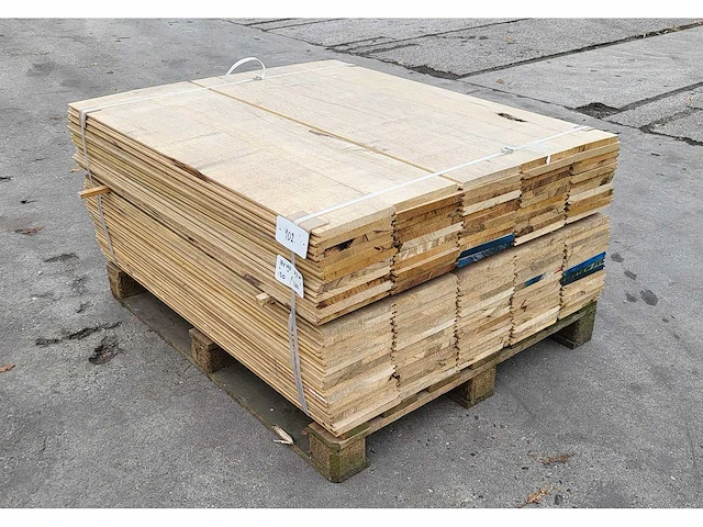29.6m2 afrikaans eiken vloerdelen 18 x 190 mm, lengte 120cm ( 130x ) - afbeelding 3 van  5