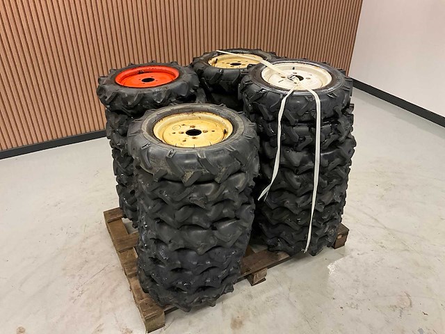 29x 5.00-12 minitractor band met velg - afbeelding 1 van  9