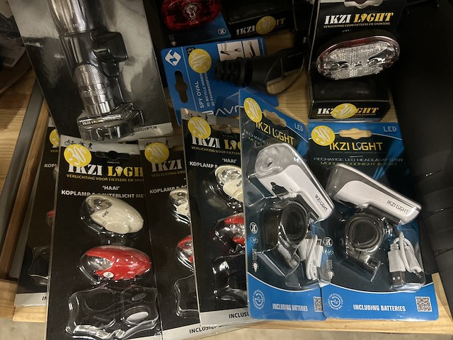 29x fietsaccessoires w.o. verlichting, telefoonhouder w.o. selle royal, ikzi - afbeelding 3 van  10