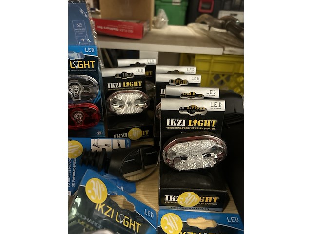 29x fietsaccessoires w.o. verlichting, telefoonhouder w.o. selle royal, ikzi - afbeelding 4 van  10
