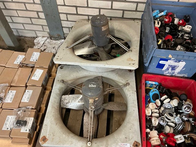 2x 220 ventilatoren met temperatuursensoren - afbeelding 2 van  6