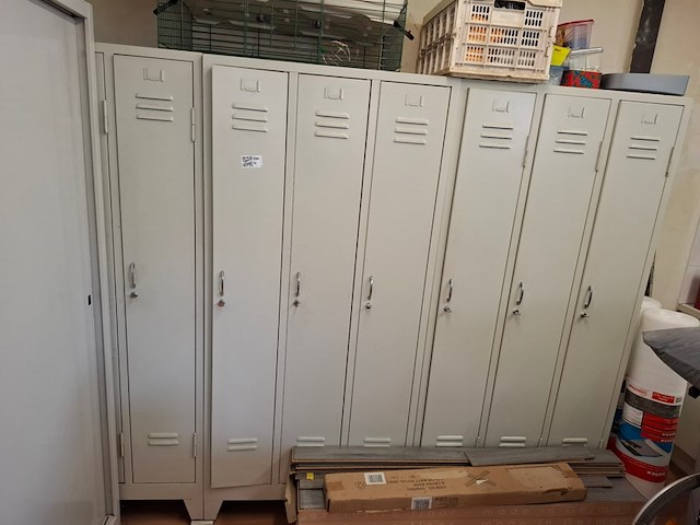 2x 3-deurs en 1x 2-deurs lockerkast - afbeelding 1 van  3