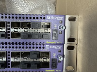 2x 48-poorts 10g aggregation switch (core), extreme networks summit, x670-48x-fb, paars, 2011-2012 - afbeelding 3 van  5