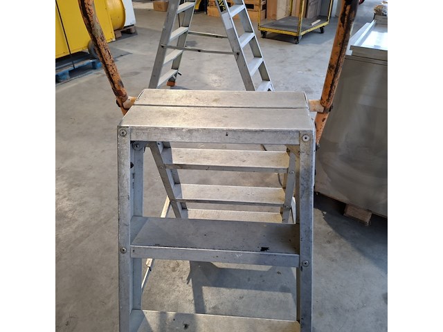 2x a trap - afbeelding 8 van  12