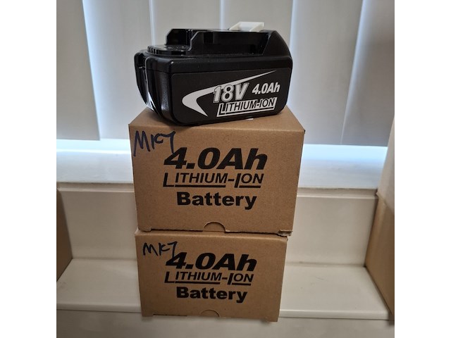 2x accu 18v - 4.0ah - afbeelding 1 van  5