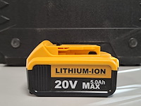 2x accu 20v - 5.0ah dcb200-50 - afbeelding 2 van  6