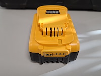 2x accu 20v - 5.0ah dcb200-50 - afbeelding 4 van  6