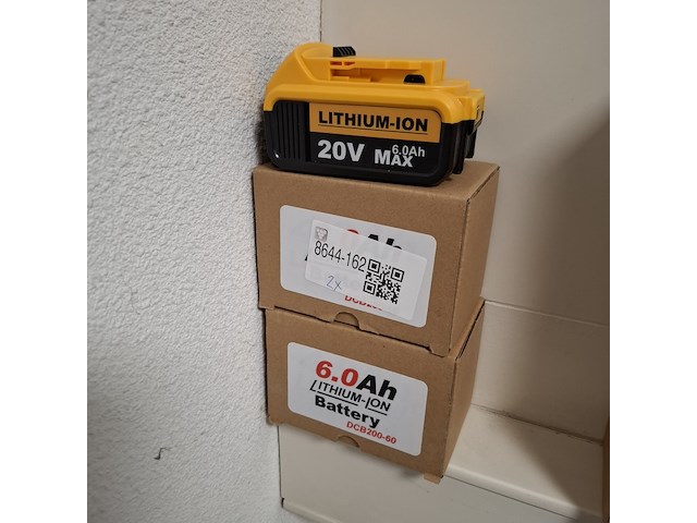 2x accu 20v - 6.0ah dcb200-60 - afbeelding 1 van  6