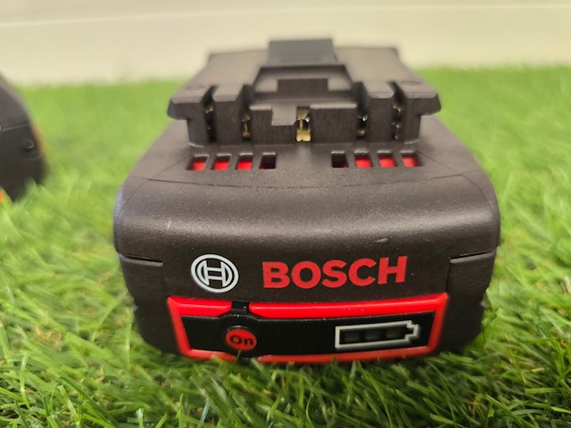 2x accu 3.0 ah bosch professional, 18v - afbeelding 2 van  5