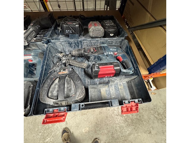 2x accu boorhamer, bosch, gbh 24 vre en gbh 36 v-li - afbeelding 2 van  5