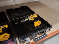 2x accu boormachine met partij opgepast nat borden, de walt , o.a. dc945 - afbeelding 2 van  13