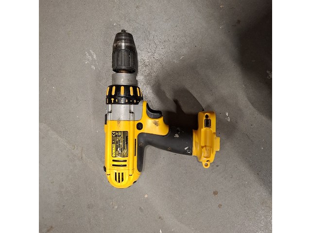 2x accu boormachine met partij opgepast nat borden, de walt , o.a. dc945 - afbeelding 4 van  13