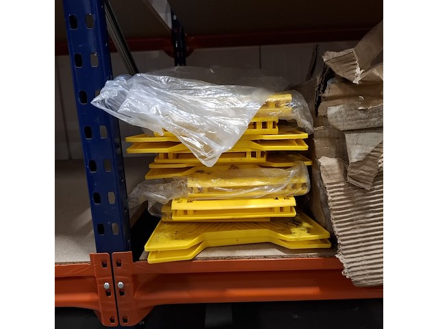 2x accu boormachine met partij opgepast nat borden, de walt , o.a. dc945 - afbeelding 7 van  13