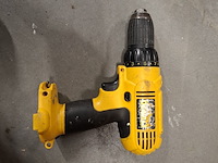 2x accu boormachine met partij opgepast nat borden, de walt , o.a. dc945 - afbeelding 11 van  13