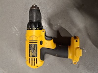 2x accu boormachine met partij opgepast nat borden, de walt , o.a. dc945 - afbeelding 12 van  13