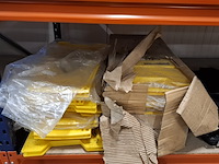 2x accu boormachine met partij opgepast nat borden de walt , o.a. dc945 - afbeelding 9 van  13