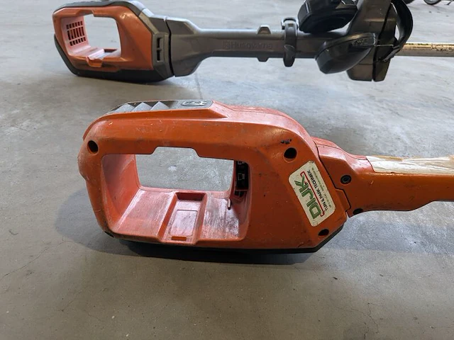 2x accu bosmaaier husqvarna, 536lirx, 535irxt - afbeelding 3 van  10