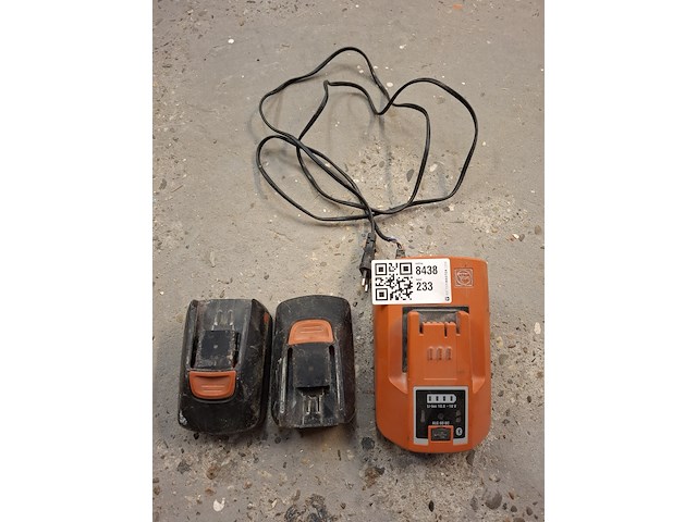 2x accu en lader fein - afbeelding 1 van  4