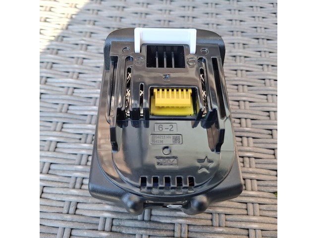 2x accu, makita, 18v, 6.0 ah - afbeelding 6 van  8